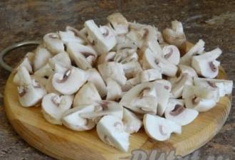 Sos de ciuperci cu smantana: cele mai delicioase, usoare si rapide retete
